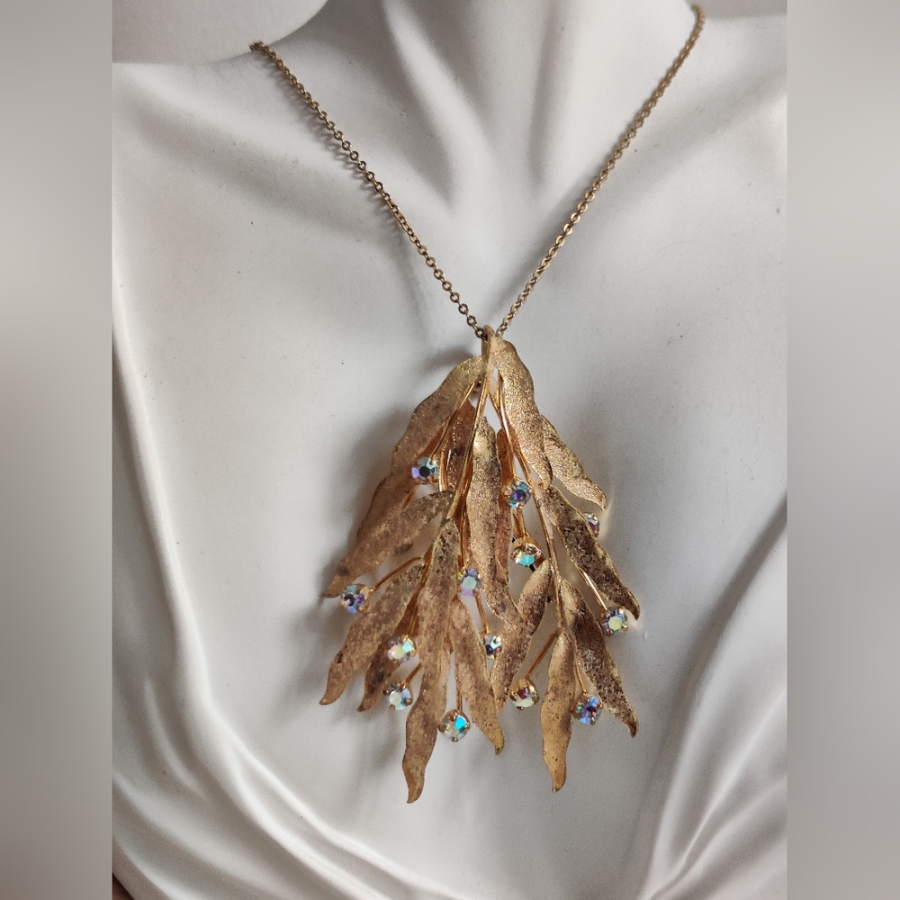 Vintage Elegant Algae Leaf Seaweed Brooch Pendant Matte Gold Crystals